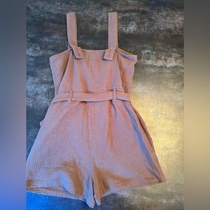 Evereve Romper w/tags